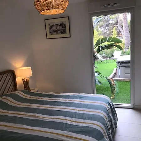 Apartment Giens, Superb High-end With Jacuzzi